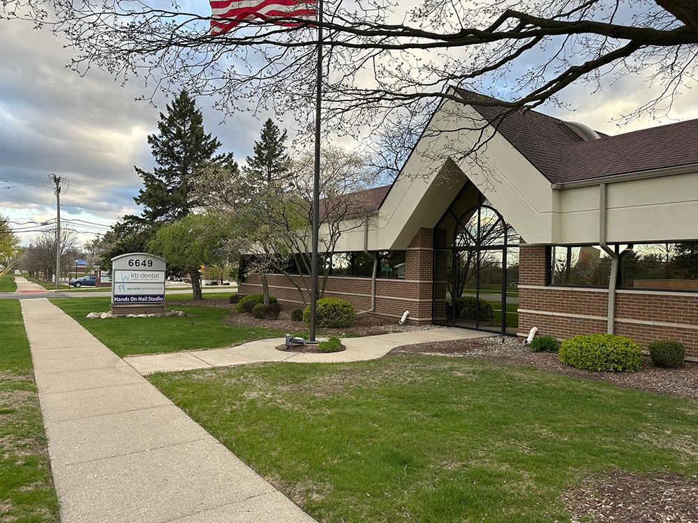 Troy. Dentist in Troy, West Bloomfield, MI. Dr. Kristen Balutowicz, Dr. Jennifer Murri, Dr. Dawn Mann, Dr. Sara Hannoodi. KB Dental